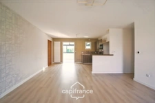 Maison de plain-pied, 3 chambres, véranda, piscine chauffée et jardin paysager – Courlaoux, à 10 min de Lons-le-Saunier (39000)