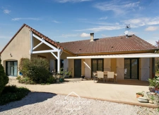 Maison de plain-pied, 3 chambres, au calme, jardin aménagé - proche de LOUHANS (71)