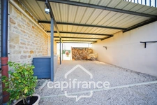 Charmante propriété située dans un cadre paisible proche de LONS LE SAUNIER (39000) – Authentique ferme comtoise rénovée, 150 m², piscine, 4 chambres, double garage