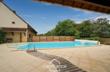 Quiet stone house with a pool, 5 bedrooms, and over 1.6 hectares of land—near Lons-le-Saunier (39000)