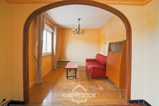 Maison familiale 5 chambres avec grand garage et terrain clos à Domblans (39)