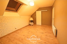 Maison en pierre au calme avec piscine, 5 chambres et plus de 1,6 hectare de terrain - Proche Lons-le-Saunier (39000)