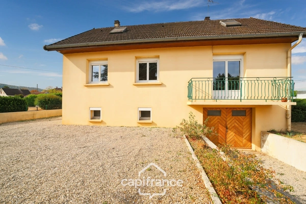Maison familiale 5 chambres avec sous-sol complet à Domblans (39210)