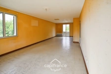 Maison sur sous-sol complet à rénover à Beaufort (39190), idéal premier achat ou investissement.
