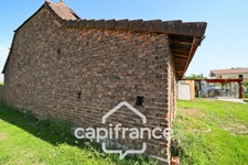Ferme bressane 3 chambres, nombreuses dépendances, proche Louhans (71500)
