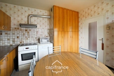 Maison familiale 5 chambres avec grand garage et terrain clos à Domblans (39)