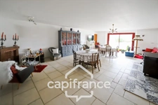 Charmante ferme bressane, 3 chambres avec grand terrain et dépendances – Au calme, proche de Lons-le-Saunier (39000)