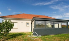 Maison de plain-pied, 3 chambres, véranda, piscine chauffée et jardin paysager – Courlaoux, à 10 min de Lons-le-Saunier (39000)