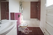 Maison de plain-pied, 3 chambres, véranda, piscine chauffée et jardin paysager – Courlaoux, à 10 min de Lons-le-Saunier (39000)