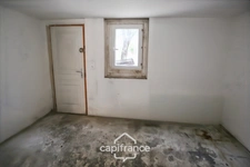 Maison de 190m² avec 2 logements indépendants - 4 chambres - terrain 1 220m² - vue Revermont