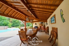 Maison en pierre au calme avec piscine, 5 chambres et plus de 1,6 hectare de terrain - Proche Lons-le-Saunier (39000)