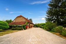 Maison en pierre au calme avec piscine, 5 chambres et plus de 1,6 hectare de terrain - Proche Lons-le-Saunier (39000)