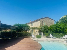 Mas avec piscine à vendre à MOULEZAN (30)