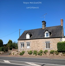 Maison en pierre à Sourdeval (50) – 4 pièces – 3 chambres dont 1 au rdc + dépendances – Terrain 2 500 m²