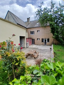 A Vendre -  Maison de bourg rénovée – 190 m² – 5 chambres – équipements modernes : une opportunité rare au centre bourg. MORTAIN (50)