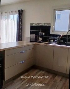 À vendre – Pavillon récent de plain‑pied (RT2012) : 4 pièces, 3 chambres, 1 259 m² de terrain, 44 m² de combles aménageables – Vire (14)