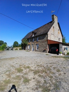 A Vendre : Maison et bâtiments en pierre à rénover sur 3,2 ha + dépendances à Valdallière - 14350