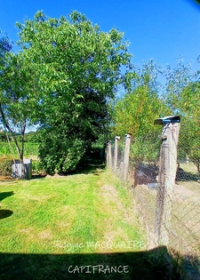 Maison en pierre à Sourdeval (50) – 4 pièces – 3 chambres dont 1 au rdc + dépendances – Terrain 2 500 m²