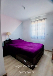 À vendre – Pavillon récent de plain‑pied (RT2012) : 4 pièces, 3 chambres, 1 259 m² de terrain, 44 m² de combles aménageables – Vire (14)
