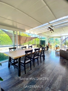 À vendre – Pavillon 6 pièces, 151 m², 4 chambres dont 1 au Rdc, terrain 2 500 m² – Luminosité, rénovation, confort à Vire Normandie (14).