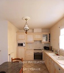 A vendre : Maison d'env. 104 m², 3 chambres, terrain de 535 m², sous-sol complet et combles aménageable à Vire (14)