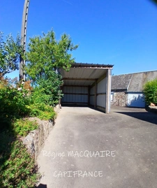 Maison en pierre à Sourdeval (50) – 4 pièces – 3 chambres dont 1 au rdc + dépendances – Terrain 2 500 m²