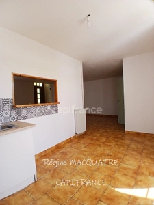 House for sale – 4 rooms, SOURDEVAL (50): 3 bedrooms, garage and private outdoor space