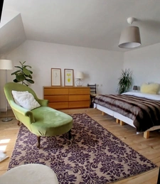 À vendre : Maison mitoyenne de 4 pièces,143 m2 env., 3 chambres sur un terrain de 1500 m2 avec panorama exceptionnel sur la campagne. SOURDEVAL (50)