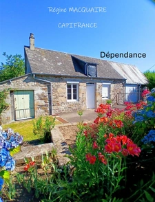Maison en pierre à Sourdeval (50) – 4 pièces – 3 chambres dont 1 au rdc + dépendances – Terrain 2 500 m²