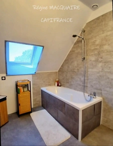 À vendre – Pavillon 6 pièces, 151 m², 4 chambres dont 1 au Rdc, terrain 2 500 m² – Luminosité, rénovation, confort à Vire Normandie (14).