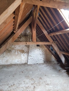 À vendre – Ancien presbytère à réinventer, 10 min de Vire Normandie.