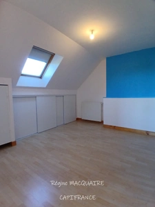 Maison en pierre à Sourdeval (50) – 4 pièces – 3 chambres dont 1 au rdc + dépendances – Terrain 2 500 m²