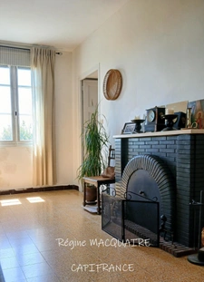 À vendre : Maison mitoyenne de 4 pièces,143 m2 env., 3 chambres sur un terrain de 1500 m2 avec panorama exceptionnel sur la campagne. SOURDEVAL (50)