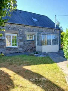 Maison en pierre à Sourdeval (50) – 4 pièces – 3 chambres dont 1 au rdc + dépendances – Terrain 2 500 m²