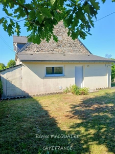 Maison en pierre à Sourdeval (50) – 4 pièces – 3 chambres dont 1 au rdc + dépendances – Terrain 2 500 m²