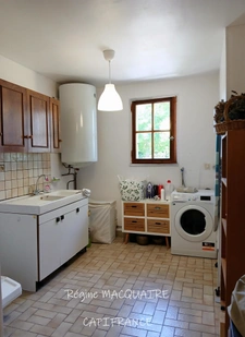 À vendre : Maison mitoyenne de 4 pièces,143 m2 env., 3 chambres sur un terrain de 1500 m2 avec panorama exceptionnel sur la campagne. SOURDEVAL (50)