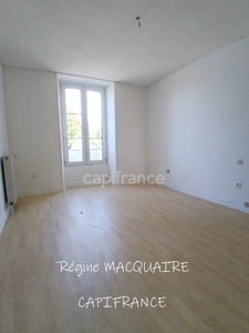 House for sale – 4 rooms, SOURDEVAL (50): 3 bedrooms, garage and private outdoor space