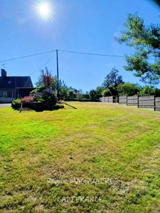 Maison en pierre à Sourdeval (50) – 4 pièces – 3 chambres dont 1 au rdc + dépendances – Terrain 2 500 m²
