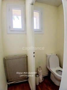 A Vendre -  Maison de bourg rénovée – 190 m² – 5 chambres – équipements modernes : une opportunité rare au centre bourg. MORTAIN (50)