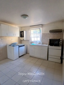 A vendre : Maison d'env. 104 m², 3 chambres, terrain de 535 m², sous-sol complet et combles aménageable à Vire (14)