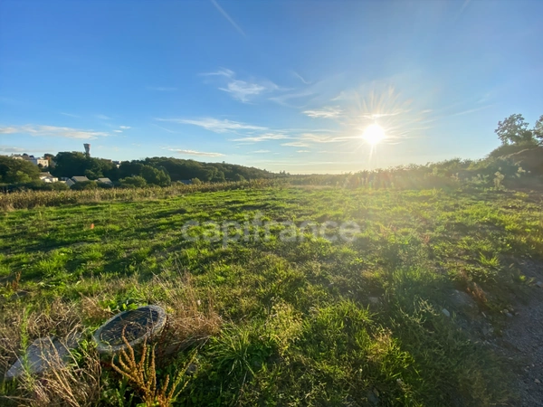 À VENDRE - LOPERHET (29470) - TERRAIN CONSTRUCTIBLE - 558 M² - LIBRE CONSTRUCTEUR