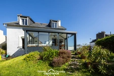 À VENDRE - LE RELECQ-KERHUON (29480) - MAISON DE CARACTÈRE DE TYPE F4 - 130 M² HABITABLES - 484 M² DE TERRAIN - VÉRANDA