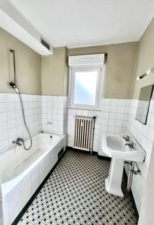 Appartement à vendre 4 pièces  Triangle d'or 