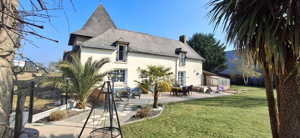 Maison à vendre 6 pièces et grandes dépendances (35)