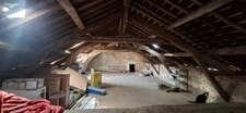 House for sale with 6 rooms and large outbuildings (35)