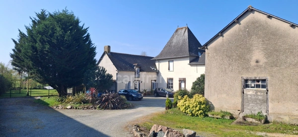 Maison à vendre 6 pièces, 4 chambres et grandes dépendances (35)