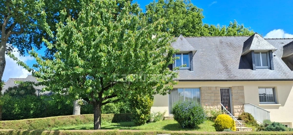 « Maison séjour double, 4 chambres, proche du centre à Pacé »
