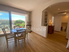 2-room apartment for sale in Hyères (83) - Port of Hyères - Parking - Terraces