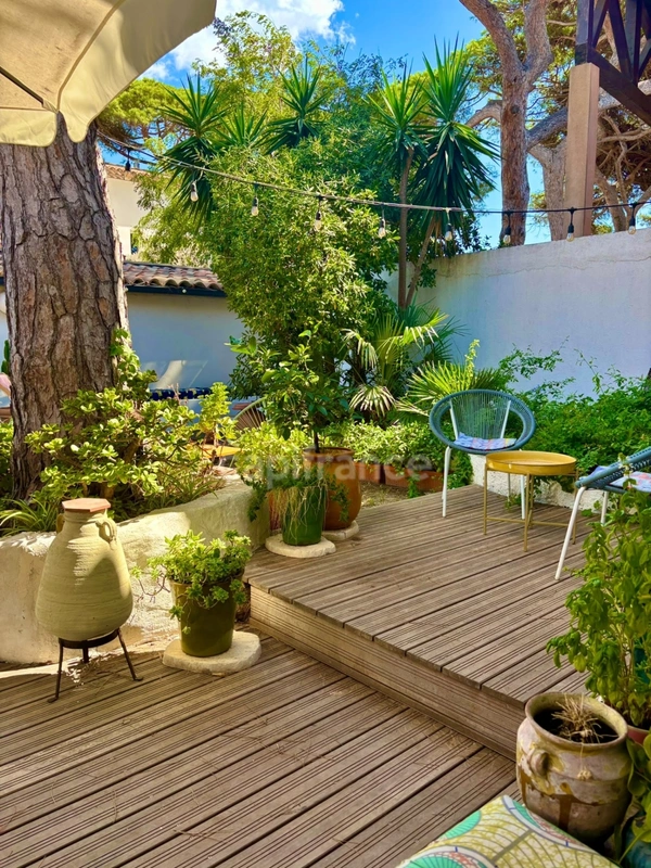 Maison à vendre 4 pièces HYERES (83) - La Capte - Jardin - Parkings - 300 m de la plage