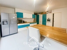 House for sale 8 rooms CARQUEIRANNE (83) - Canebas district - 6 bedrooms - 220 m2 living space - Swimming pool.